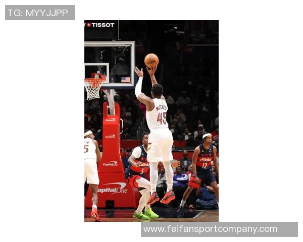 米切尔赛季结束后遭受重创提前与队友开始新赛季训练