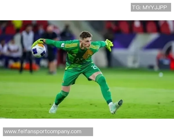 西汉姆欲租借利雅得胜利门将本托并附加买断选项